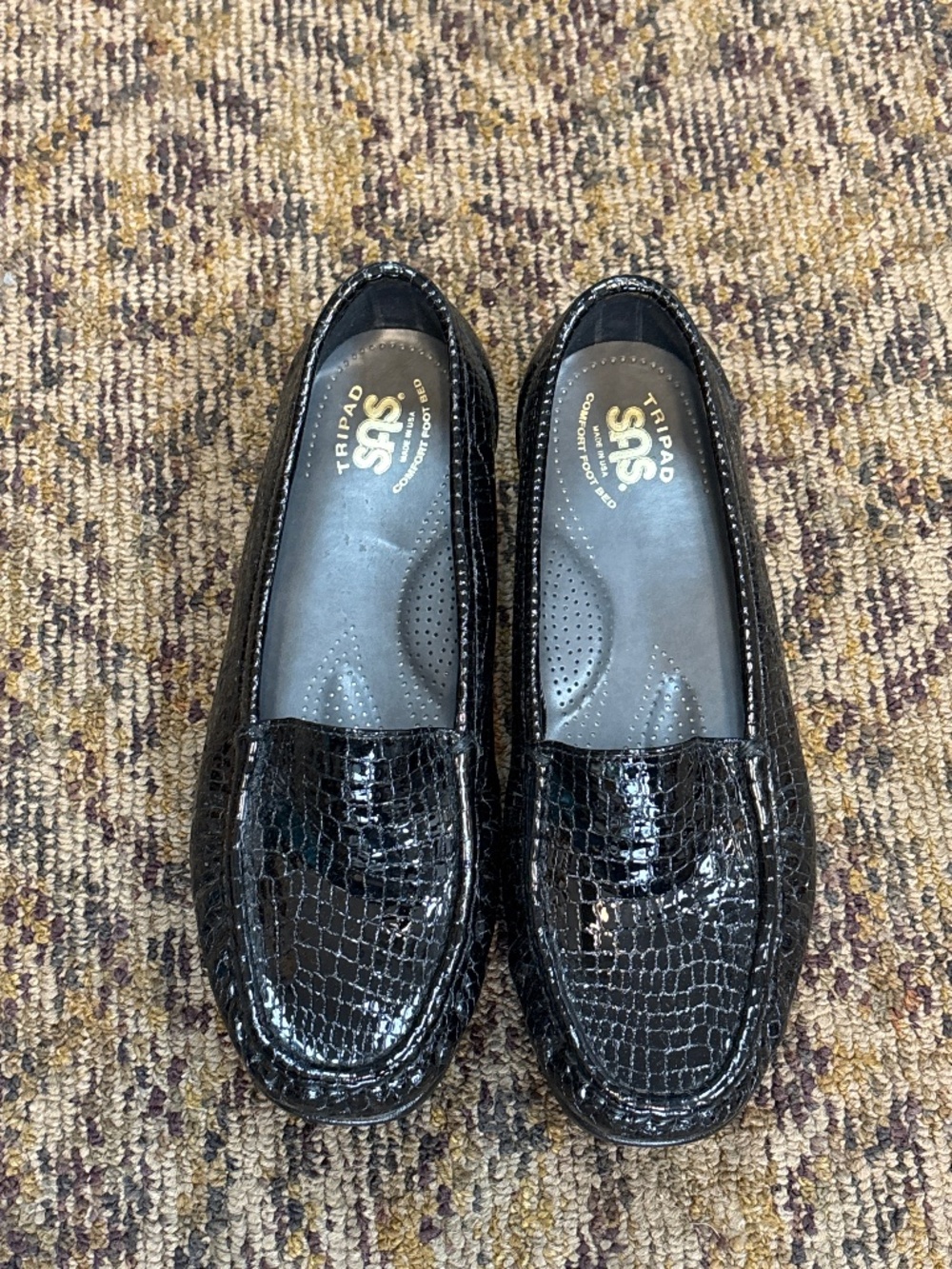 SAS Simplify Slip On Liafers Black Croc 8.5 WW EUC